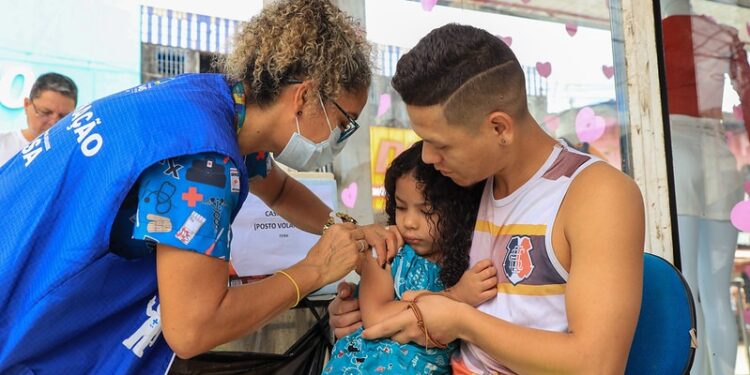 O novo grupo apto a ser vacinado é superior a 80 mil crianças. Foto: Divulgação / Semsa