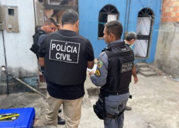 O corpo foi removido na manhã deste sábado (23). Foto: Reprodução