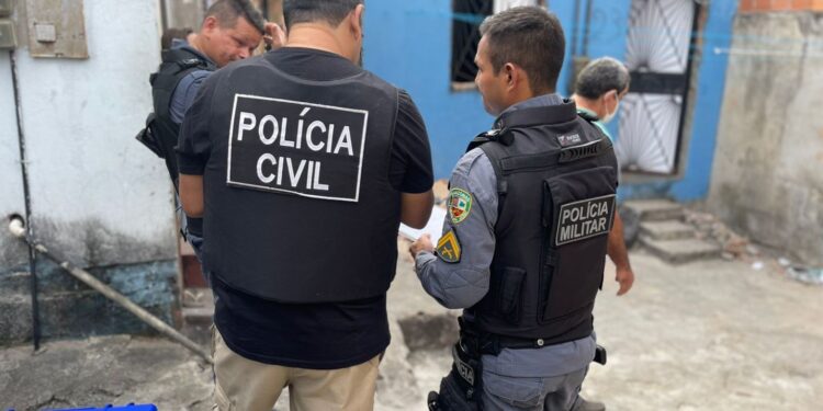 O corpo foi removido na manhã deste sábado (23). Foto: Reprodução