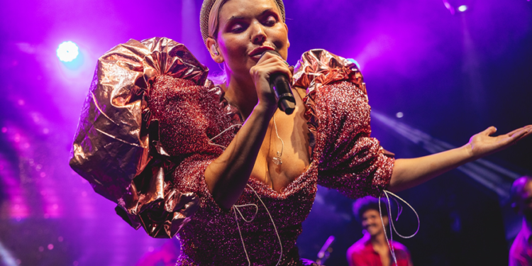 A cantora tem diversos hits de sucesso, como 'Bixinho'. Foto: Reprodução/Instagram