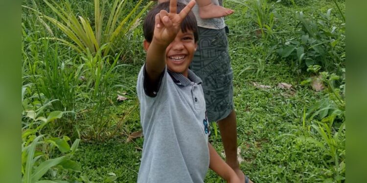 A criança teve a cabeça arrancada. Foto: Reprodução