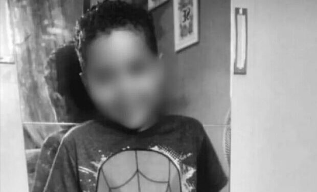 O garoto tinha ido na cozinha. Foto: Reprodução