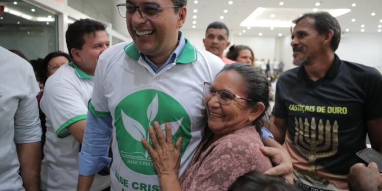O pré-candidato recebeu apoio de pastores e membros de igrejas evangélicas. Foto: Diego Peres