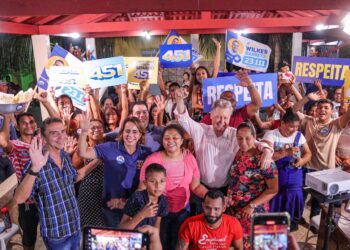 O candidato ao Senado esteve em Cacau Pirêra. Foto: Karla Vieira / Assessoria AVN