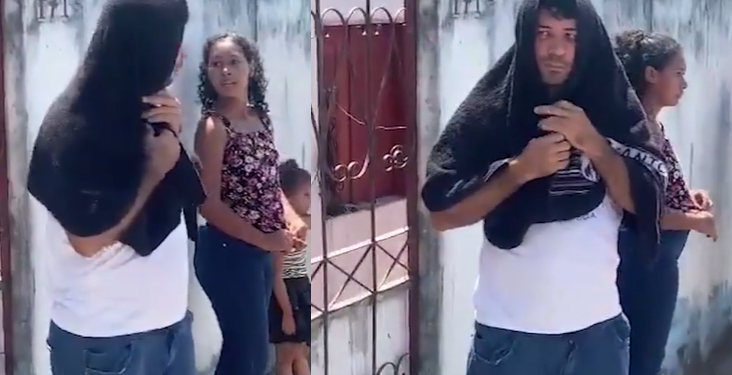 A adolescente aparece numa reportagem, ao lado do padrasto, contando sobre a agressão sofrida no ano passado. Foto: Reprodução