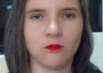 A mulher foi levada para a delegacia já acompanhada de advogada. Foto: Reprodução/Redes Sociais