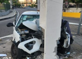 A mulher ainda ficou presa às ferragens. Foto: Divulgação/Immu