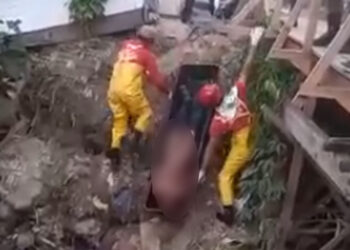 O corpo do homem foi retirado do igarapé pelos Bombeiros. Foto: Reprodução