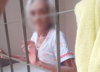 A idosa não podia nem ir para frente de casa. Foto: Reprodução