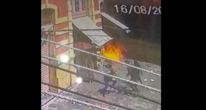 O incêndio ocorreu na tarde desta terça-feira (16). Foto: Reprodução