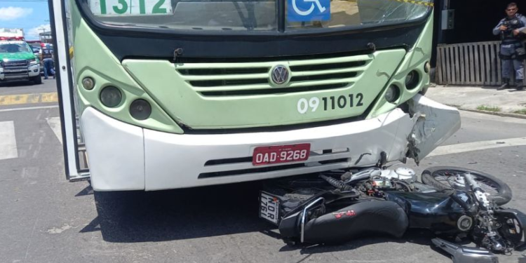 O motociclista estava sem capacete. Foto: Reprodução