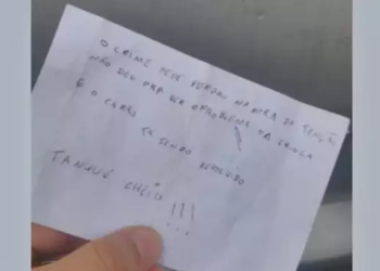 O bilhete foi deixado junto com o carro e a cadeirinha especial. Foto: Reprodução