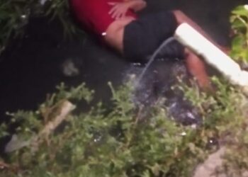 O homem ainda foi jogado no igarapé. Foto: Reprodução