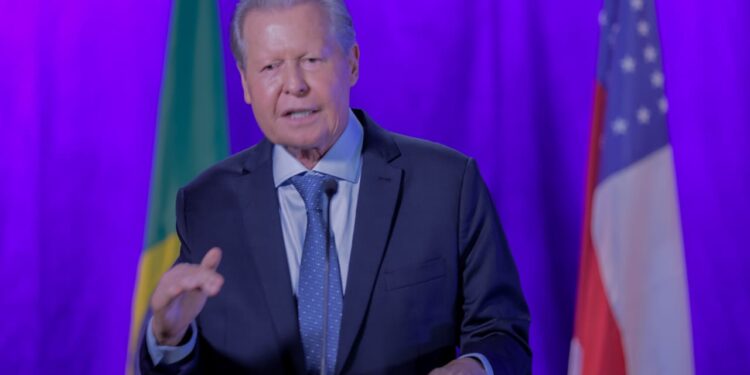 O discurso duro foi feito nesta sexta-feira (9), no YouTube. Foto: Reprodução