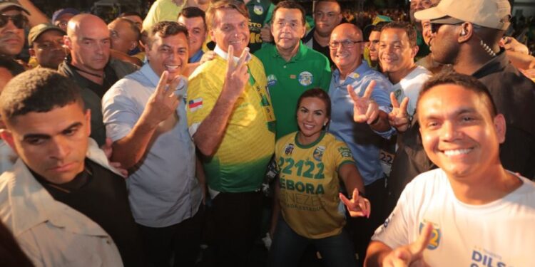 O presidente participou de comício em Manaus. Foto: Diego Peres