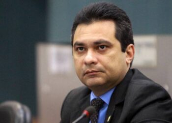 Em busca de votos, o deputado estadual vem justificando suas faltas. Foto: Reprodução