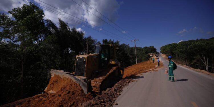 Nos últimos dias, foram iniciadas as obras da rodovia no quilômetro 250, entrada do Ramal do Piquiá. Foto: Secom - Reprodução