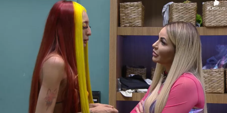 A amazonense estava chorando e foi consolada pela advogada. Foto: Reprodução