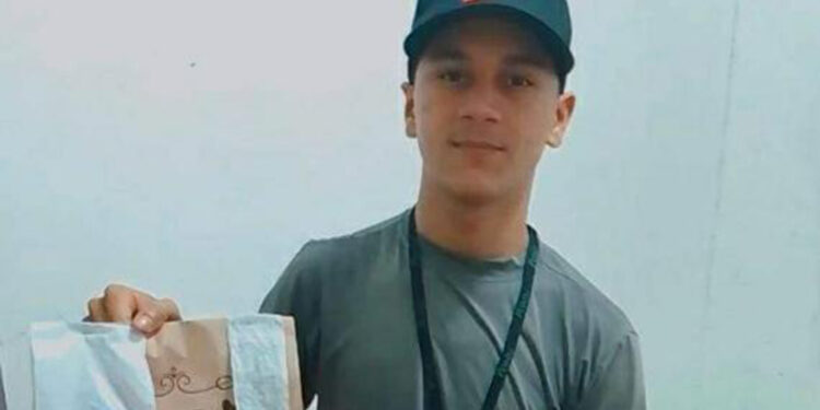 O rapaz morreu na hora. O crime é investigado. Foto: Reprodução