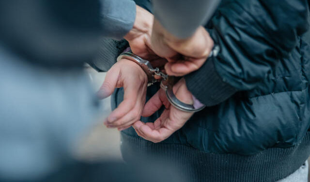 O trio foi autuado em flagrante pelo crime na Depca. Foto: Reprodução/Ilustrativa