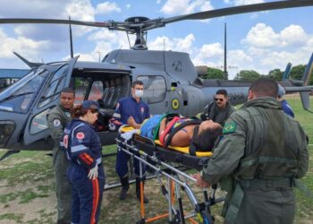 A transferência aconteceu com a ajuda da Marinha do Brasil. Foto: Divulgação