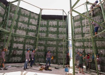 Cenografia começou a ser montada no domingo (20) - Foto:   Amanda Brasil e Grego Kellaris