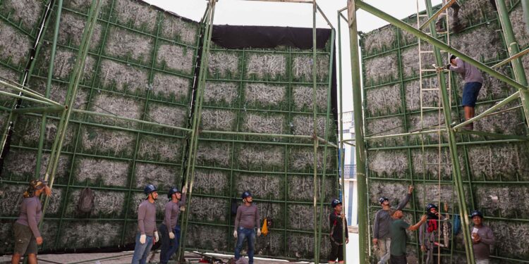 Cenografia começou a ser montada no domingo (20) - Foto:   Amanda Brasil e Grego Kellaris