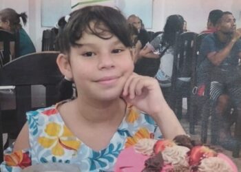 Ester tem 11 anos de idade e foi vista no Novo Israel pela última vez. Foto: Divulgação/PC-AM