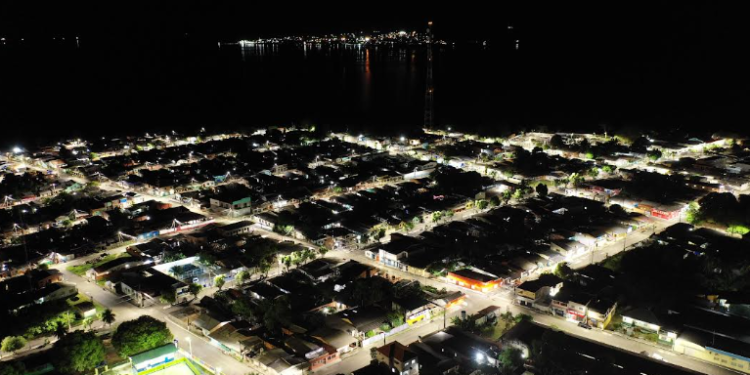 O Ilumina+ Amazonas implantará 4,5 mil luminárias em Codajás, Anori e Apuí. Foto: Caio de Biasi - Divulgação