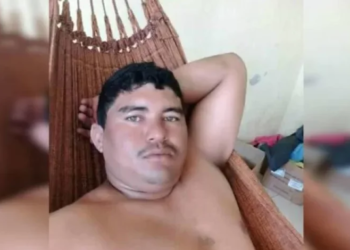 O crime ocorreu na madrugada e o homem foi encontrado na sala de casa, todo molhado. Foto: Reprodução