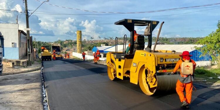 A contemplada da vez pelo programa 'Asfalta Manaus' é a rua 222A. Foto: Divulgação / Seminf