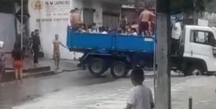 A chuva ocorreu na tarde desta terça-feira e atingiu principalmente a Zona Norte de Manaus. Foto: Reprodução