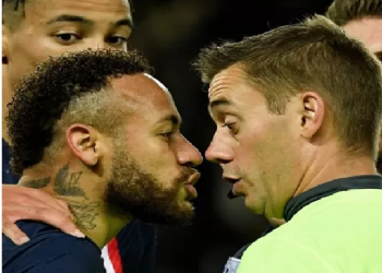 Neymar foi expulso e na internet ninguém perdoou. Foto: Reprodução/Internet