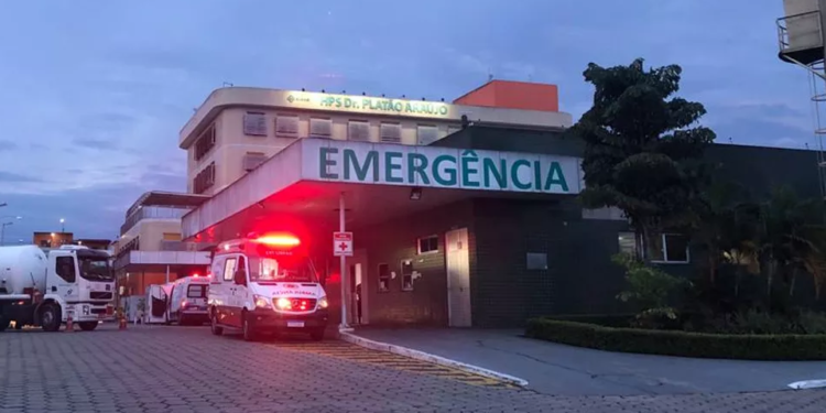 Ambos foram levados ao Hospital e Pronto-Socorro Platão Araújo, onde foram atendidos. Foto: Reprodução