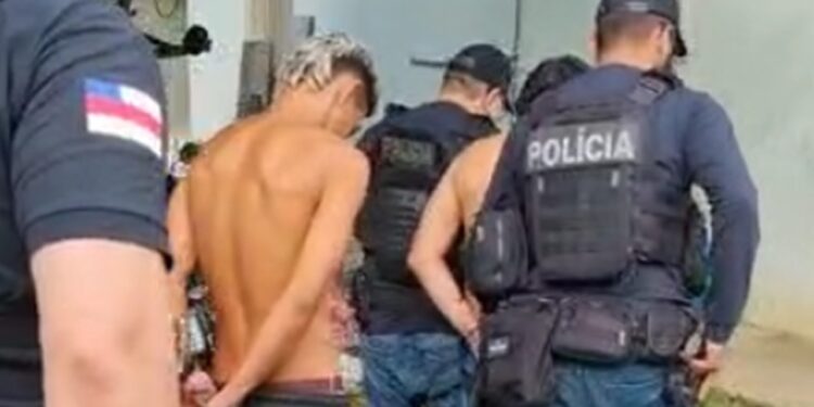 Dois suspeitos foram presos pela polícia. Foto: Reprodução