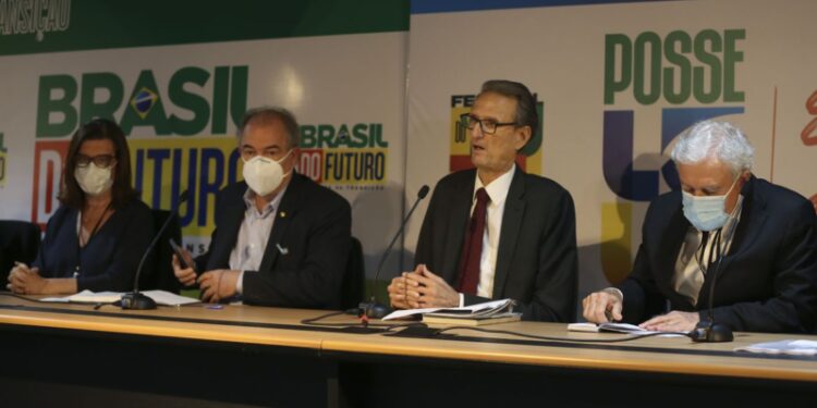 Os integrantes do Grupo Técnico (GT) de Minas e Energia dão entrevista coletiva, no auditório G4 do Centro Cultural Banco do Brasil (CCBB), em Brasília