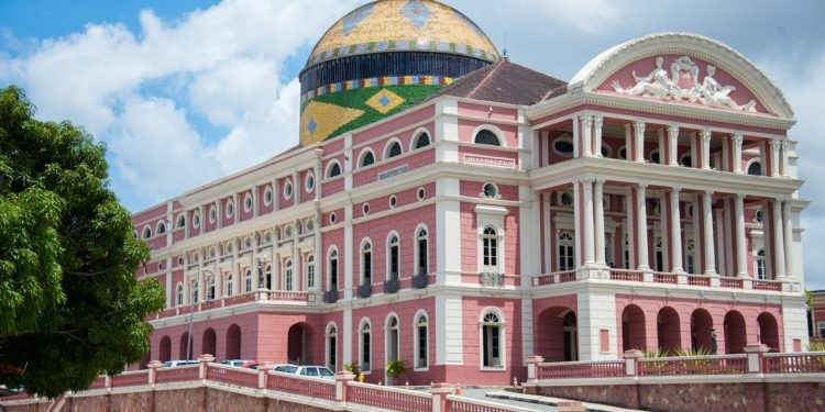O símbolo arquitetônico da capital amazonense, o Teatro Amazonas, é destaque na pesquisa online do site Angi. Foto: Michael Dantas (Secretaria de Cultura e Economia Criativa)