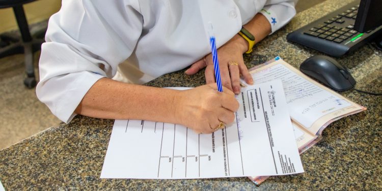A declaração é exigida pelas instituições de ensino no momento da matrícula escolar das crianças. Foto: Elienai Emanuel / Semsa