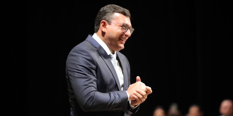 A solenidade aconteceu no Teatro Amazonas, neste domingo (1º). Foto: Secom - Divulgação