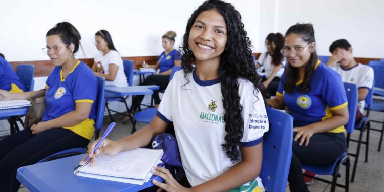 O serviço de transferência de alunos com deficiência é voltado para estudantes que concluíram o ano letivo de 2022 na rede pública estadual. Foto: Divulgação/Secretaria de Educação e Desporto