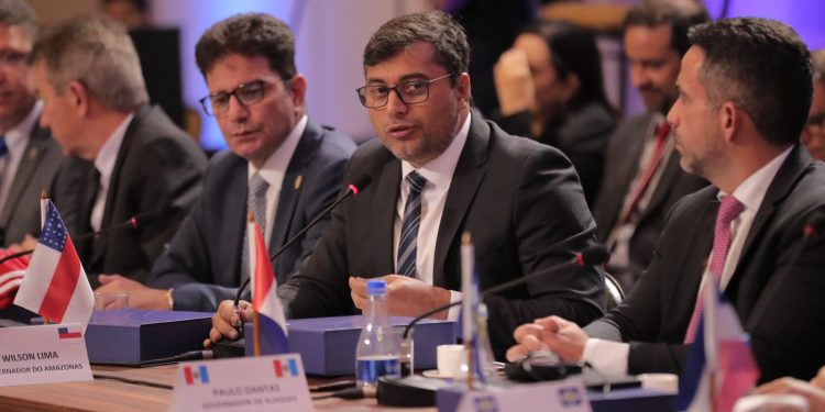 O governador apresentou os assuntos prioritários do estado do Amazonas. Foto: Diego Peres - Secom