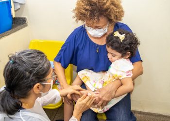 Mais detalhes sobre a vacinação serão repassados nesta sexta-feira (6). Foto: Elienai Emanuel / Semsa