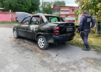 O veículo foi abandonado numa rua e a polícia foi acionada. Foto: Reprodução