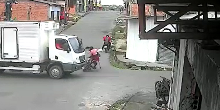 O acidente ocorreu nesta sexta-feira (20), no Grande Vitória, Zona Leste de Manaus. Foto: Reprodução