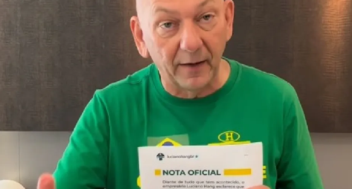 O empresário ainda mostrou uma nota que fez falando sobre o caso. Foto: Reprodução