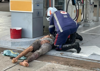 O homem foi socorrido em um posto da avenida Coronel Teixeira. Foto: Reprodução