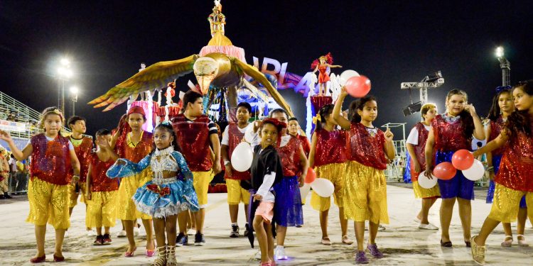 Manaus, 25/02/2017. Escola de Samba Balaku Blaku - Foto Ingrid Anne-Manauscult