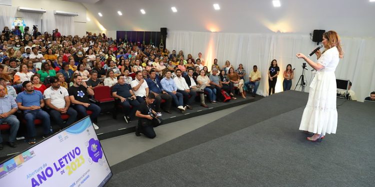 O Educa+Manaus começa no primeiro dia de aula, 6/2, e será aplicado em 335 escolas da rede municipal. Foto: Mário Oliveira / Semed