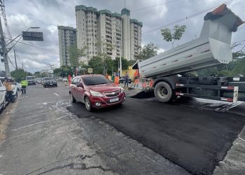 A obra será no trecho desnivelado sobre o Igarapé do Bindá, na avenida Djalma Batista, zona Centro-Sul. Foto: Márcio Melo / Seminf