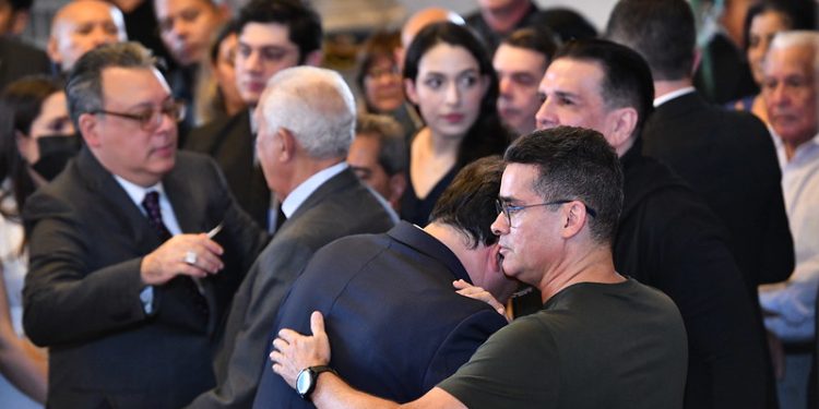 O prefeito de Manaus fez questão de destacar a importância política de Amazonino. Foto:   Dhyeizo Lemos / Semcom